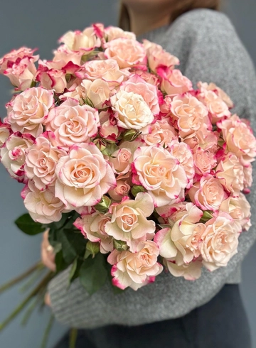 Букет из кустовой розы «Рефлекс» от интернет-магазина цветов в 