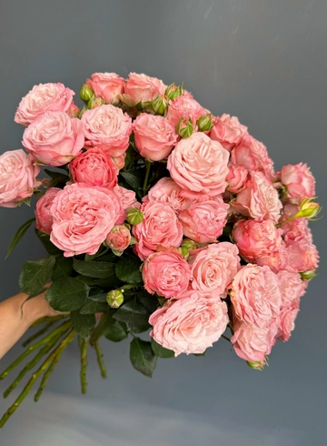 Букет из кустовой розы «утренний поцелуй» от интернет-магазина цветов в 