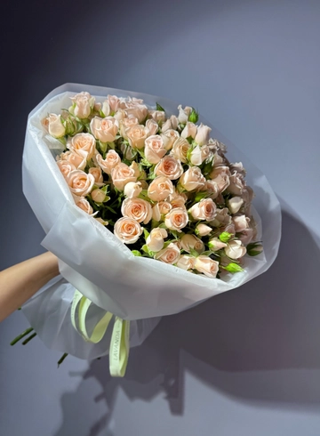 Монобукет из кустовых роз «Пломбир» от интернет-магазина цветов в 