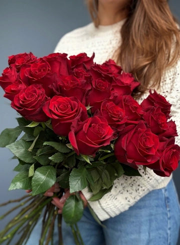 Букет из 23 красных роз от интернет-магазина цветов в 