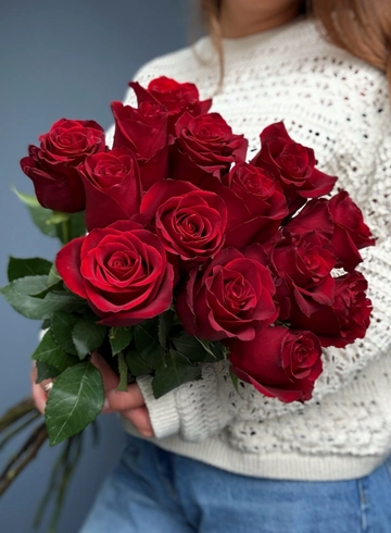 Букет из красных роз 15 шт  от интернет-магазина цветов в 