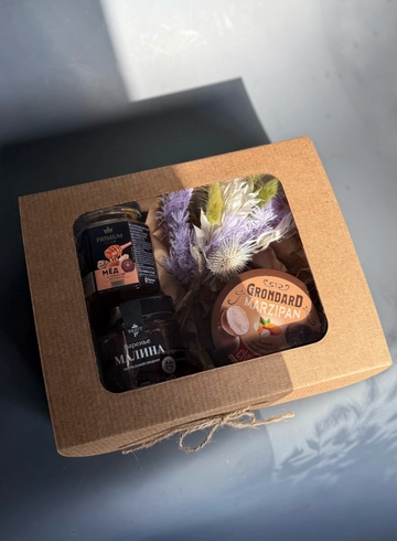 Подарочный набор  от интернет-магазина цветов в 