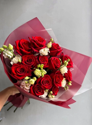 Букет роза и эустома «Пылающий» от интернет-магазина цветов в 