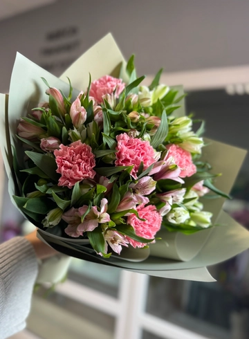 Букет из диантусов и альстромерии «Летний вечер» от интернет-магазина цветов в 