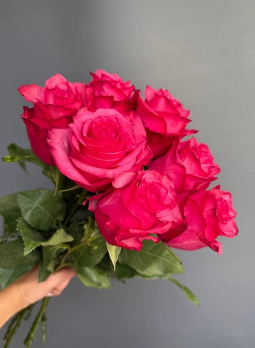 Букет из 7 розовых роз от интернет-магазина цветов в 