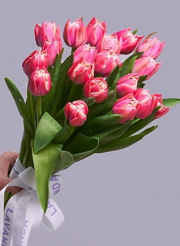 19 пионовидных тюльпанов от интернет-магазина цветов в 