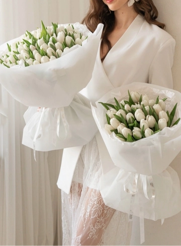 Букет белых тюльпанов  от интернет-магазина цветов в 